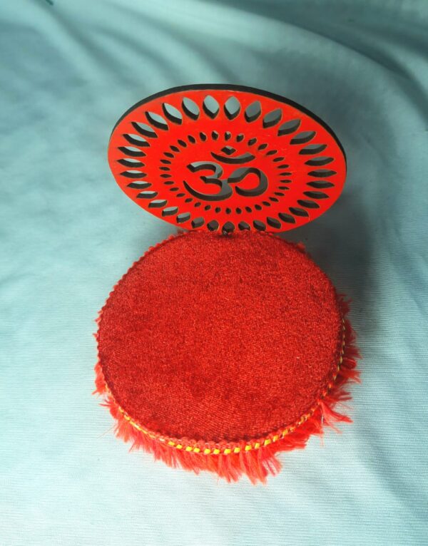 Velvet Pooja Aasan with Acrylic "ॐ" Backrest (Red Round Base)