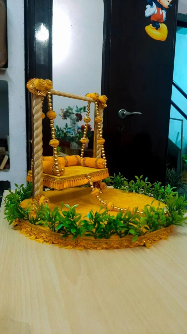 yellow Golden Royal Kanha Jhoola - Image 2