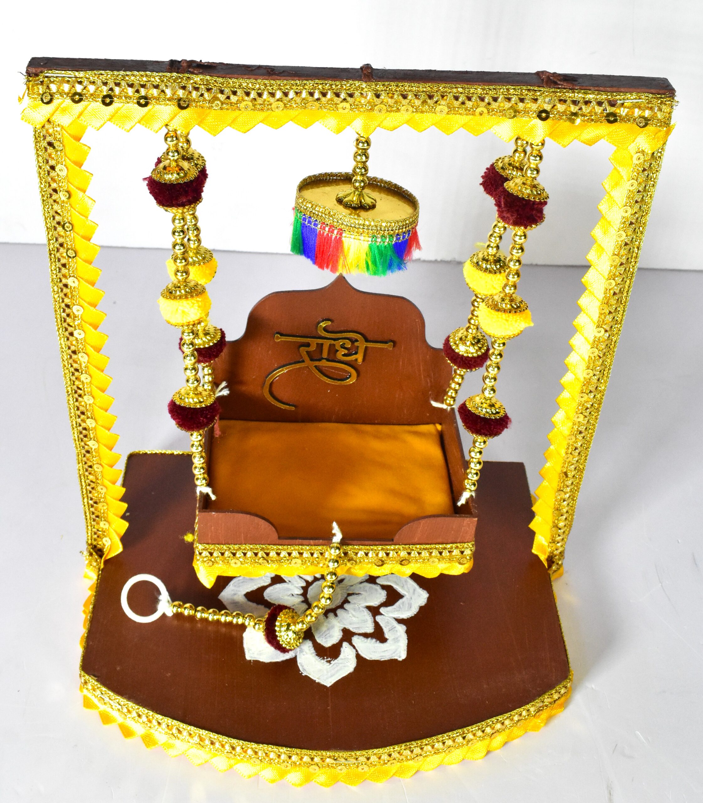 Beautiful Handmade Radha Krishna Jhula – Festive Home Décor - Image 2